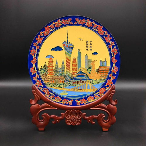 玻璃彩雕工艺品 艺术之美与礼仪之雅